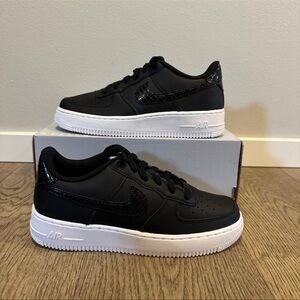 Nike Air Force 1 Black White